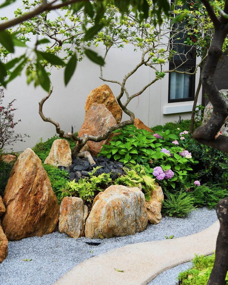 Thiết kế vườn Nhật với cách sắp xếp đá tinh tế